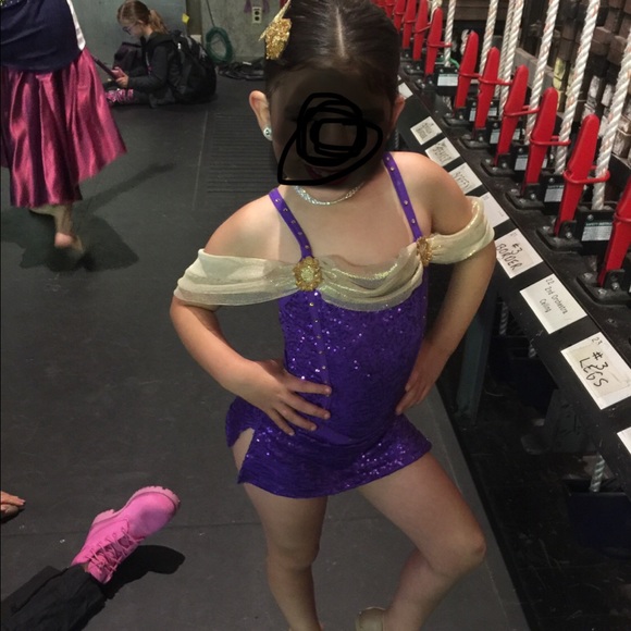 Dance costume - Picture 1 of 1